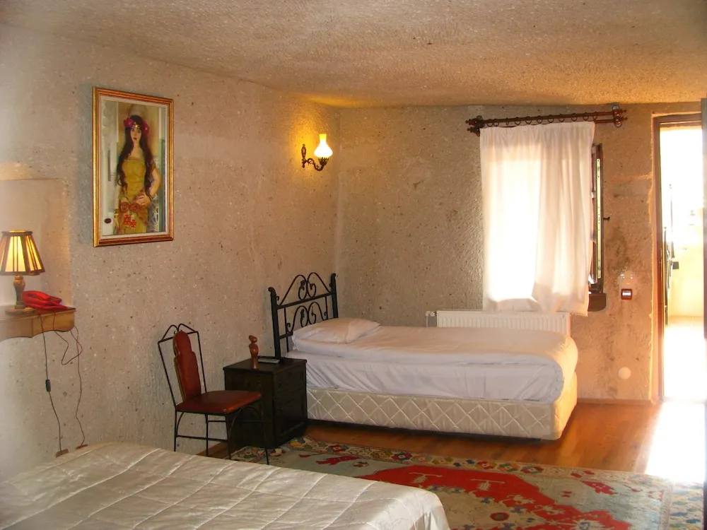 Double Deluxe Cave Room
