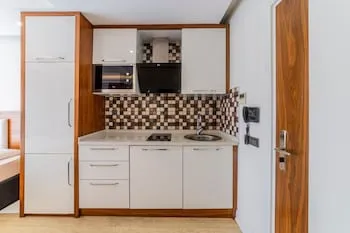 Tema Lara Apart