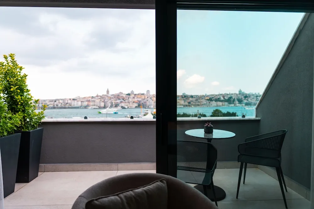 Deluxe Tek Büyük veya İki Ayrı Yataklı Oda