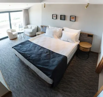 Meg Hotel