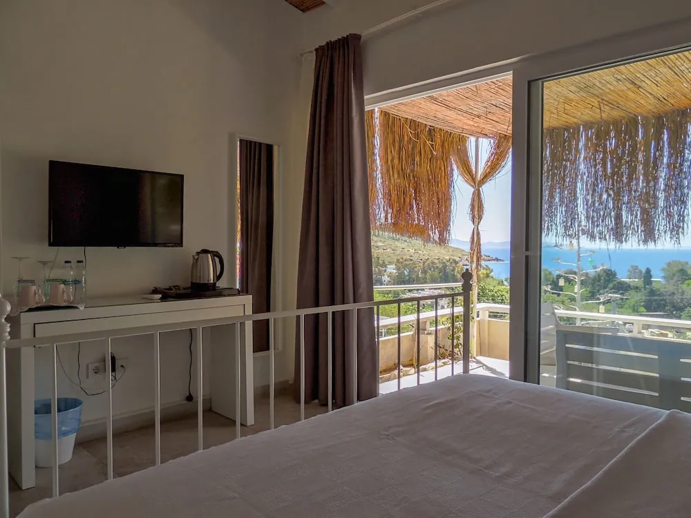 Deluxe Tek Büyük Yataklı Oda, Deniz Manzaralı