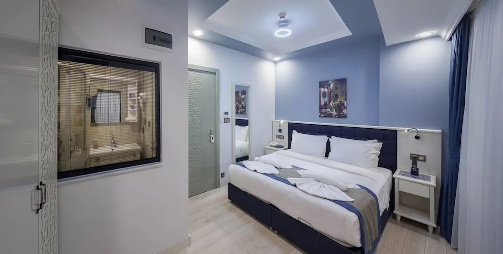 Standard Tek Büyük veya İki Ayrı Yataklı Oda