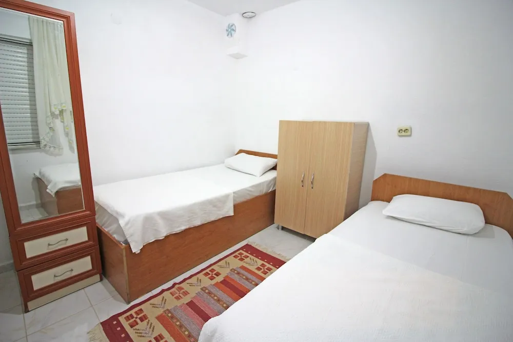 Economy Üç Kişilik Oda