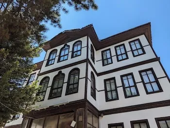Keyvanlar Konağı