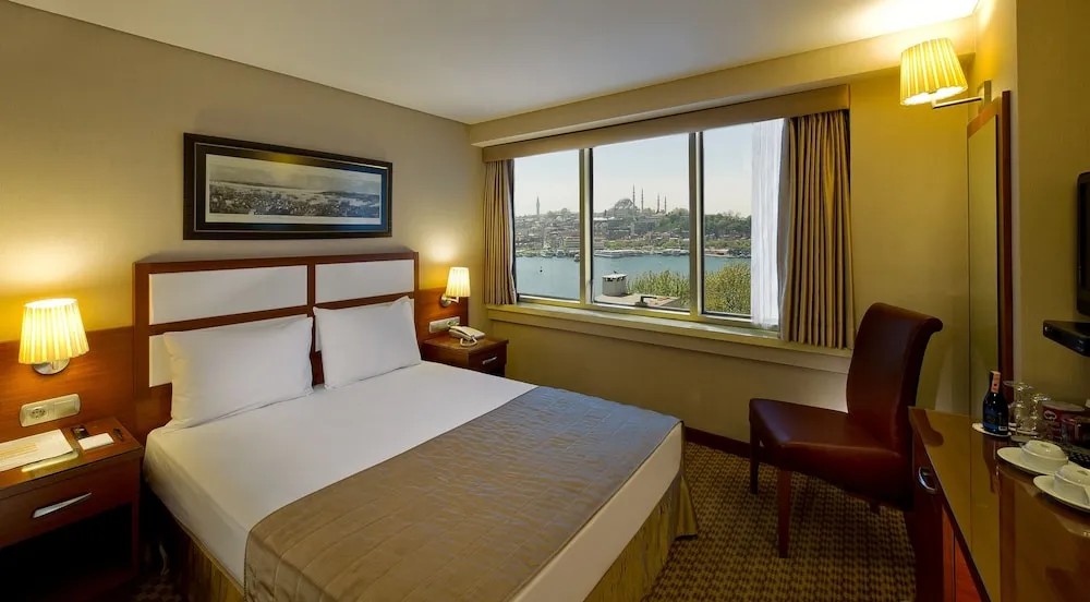 Double or Twin Room Sea View