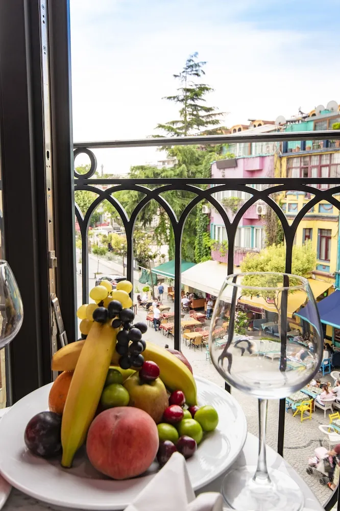 Family Oda (with Sofa Bed)