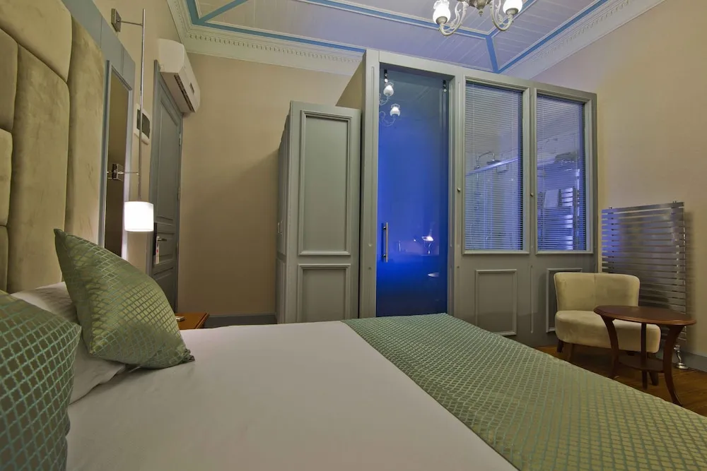 Deluxe Tek Büyük Yataklı Oda, Bahçe Manzaralı
