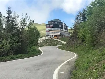 Aymeydani Hotel