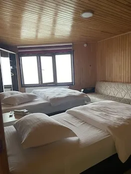 Aymeydani Hotel