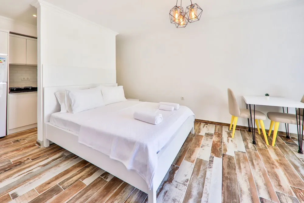 Comfort Stüdyo, Bahçeli