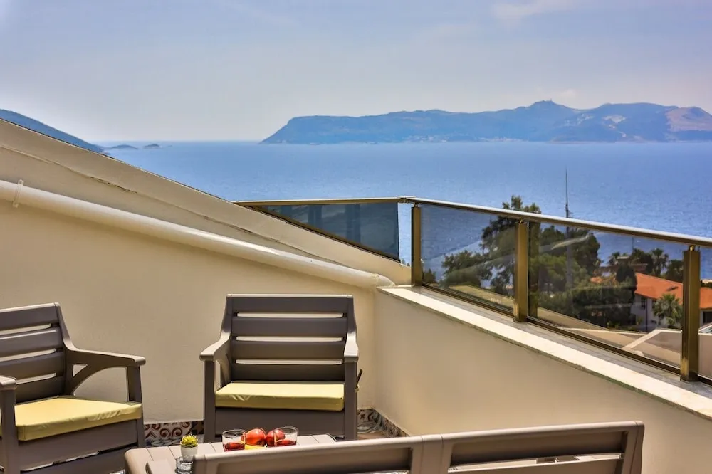 Deluxe Stüdyo, Deniz Manzaralı