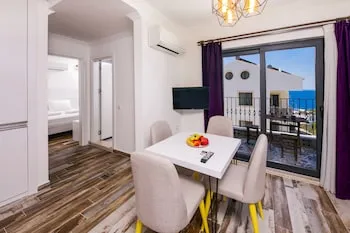 Kaş Sanisu Pansiyon