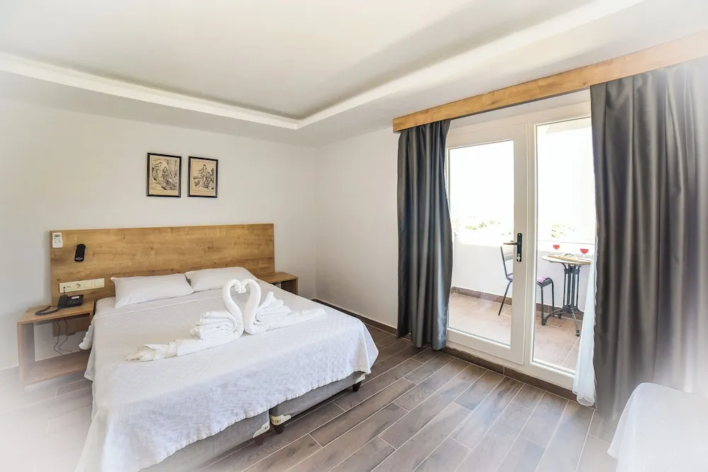 Deluxe Üç Kişilik Oda