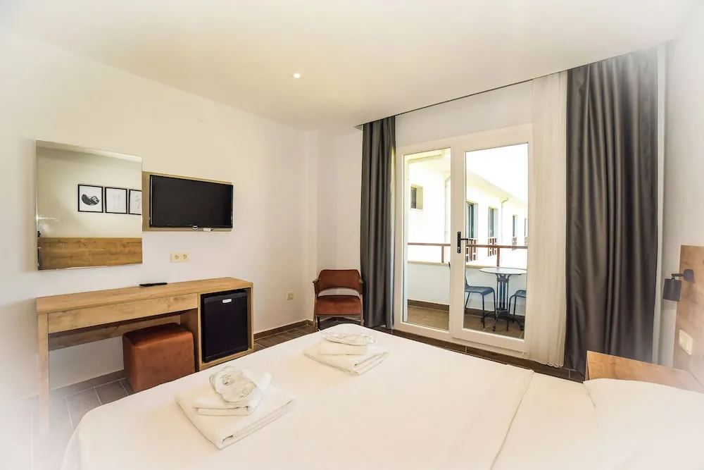 Standard Üç Kişilik Oda, Balkon