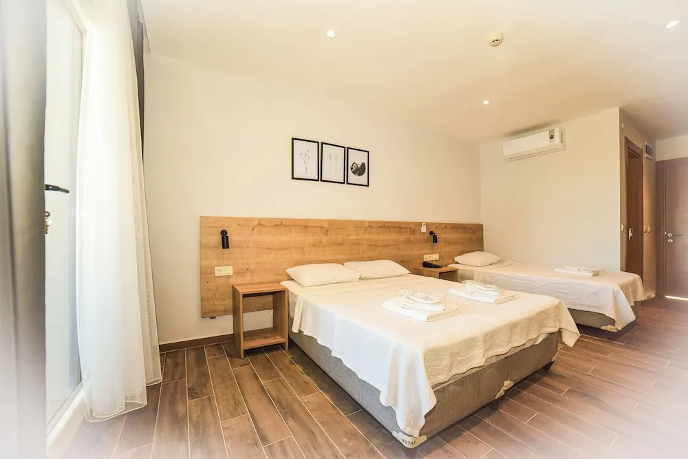 Standard Üç Kişilik Oda, Balkon
