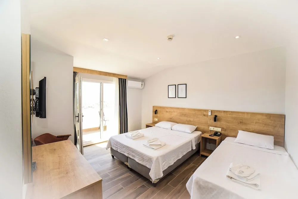 Standard Üç Kişilik Oda, Balkon