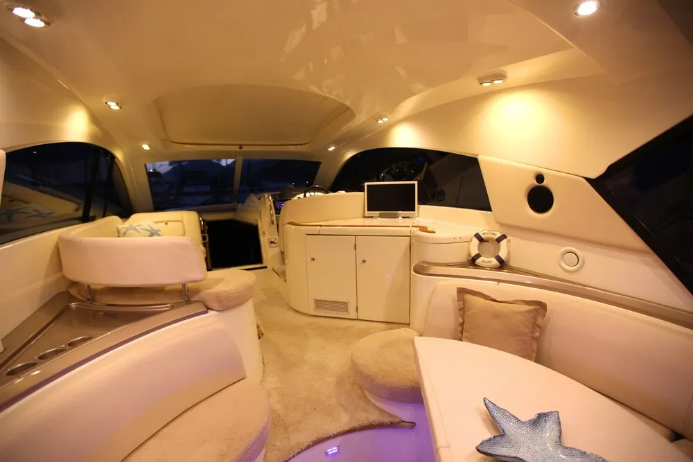 Luxury Oda