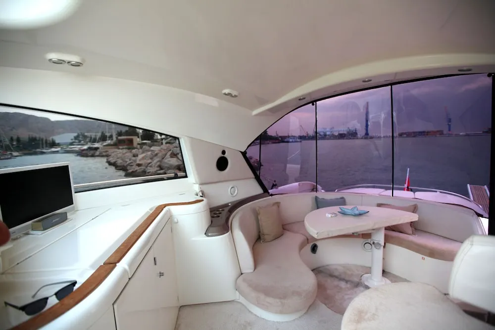 Luxury Oda