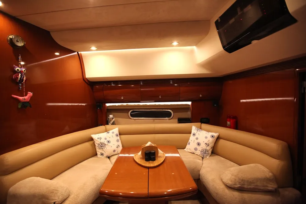 Luxury Oda