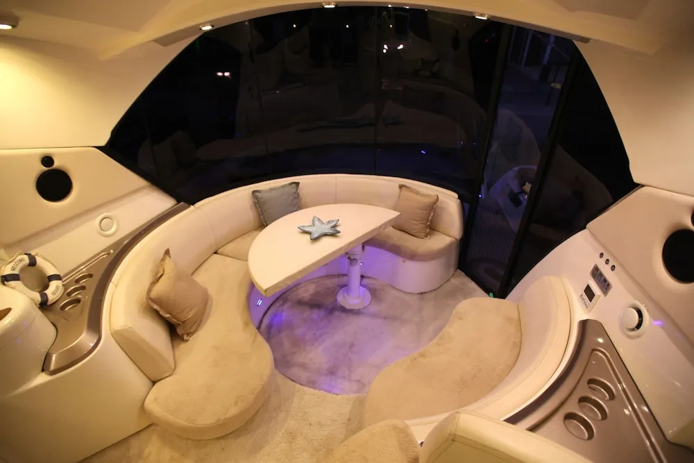 Luxury Oda