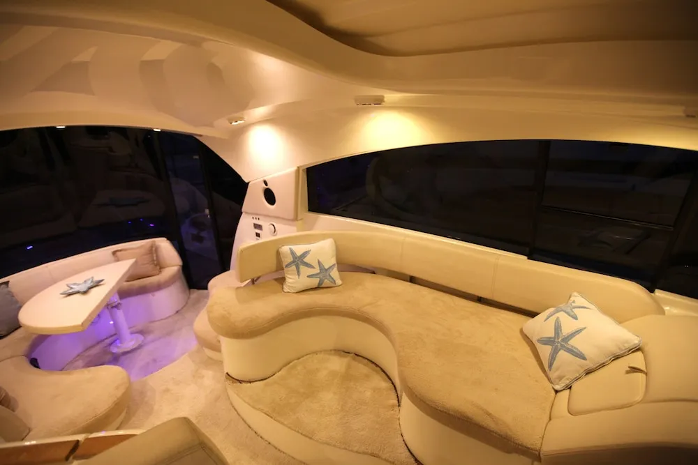 Luxury Oda