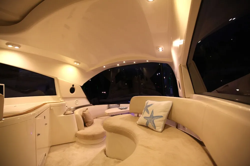 Luxury Oda