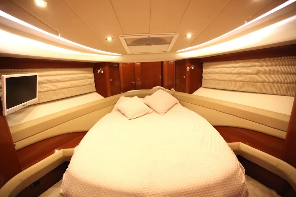 Luxury Oda