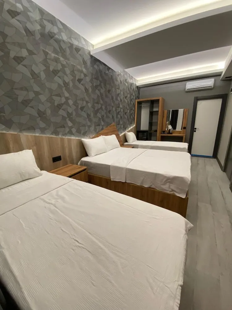 Standard Dört Kişilik Oda, Birden Çok Yatak