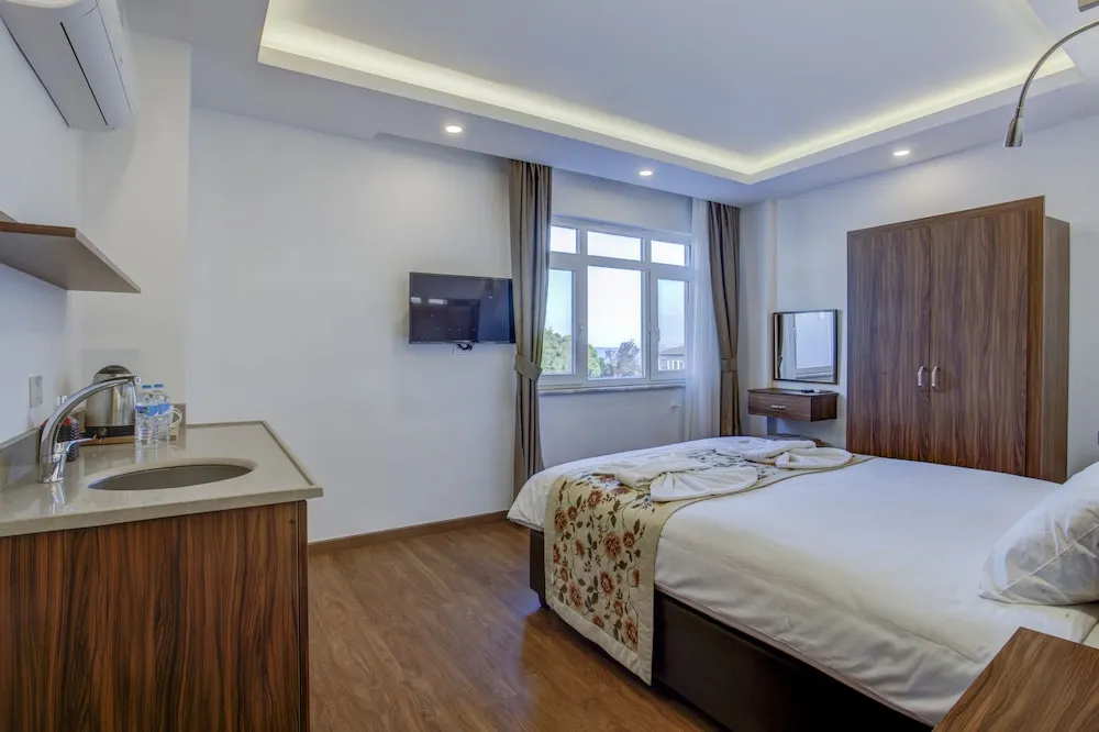 Standard Double Room with Partial Sea View