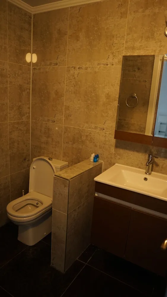 Stüdyo, Havuz Manzaralı
