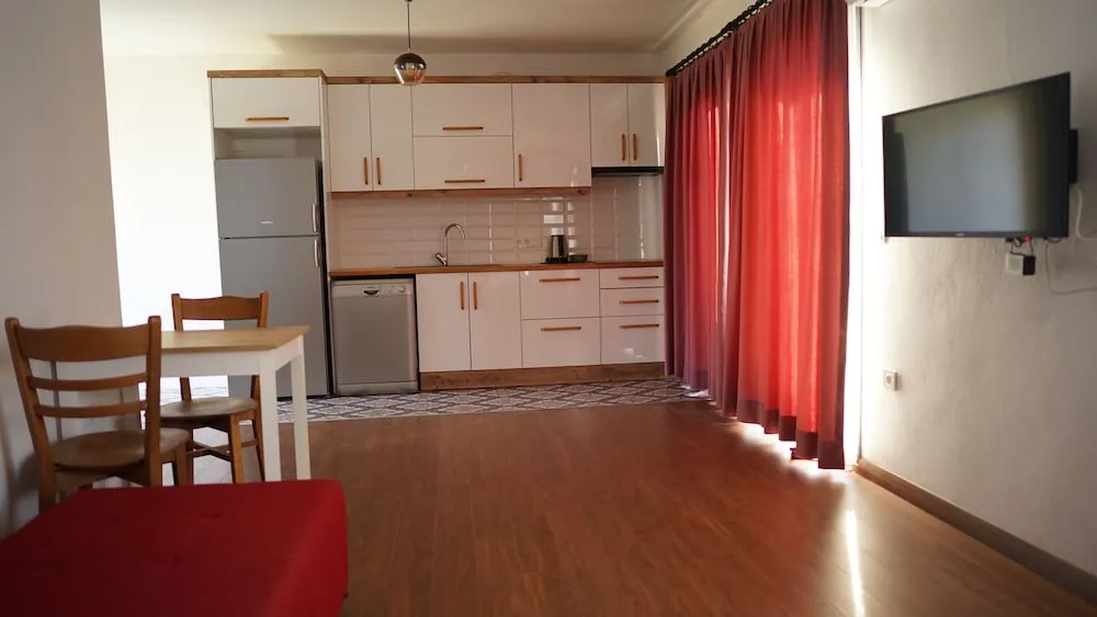 XLarge Deluxe Suite