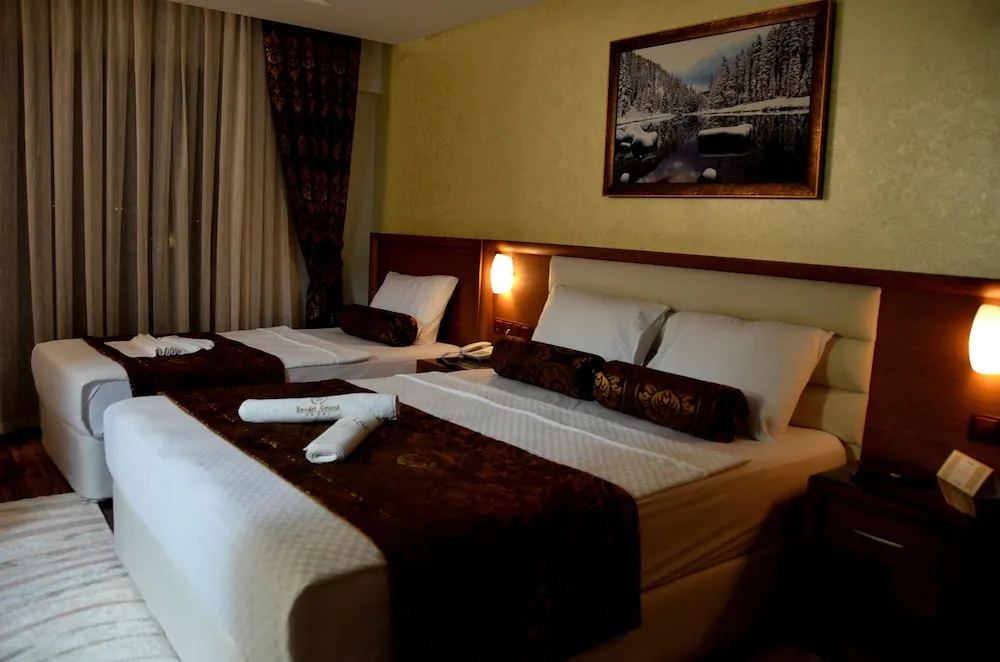 Deluxe Üç Kişilik Oda