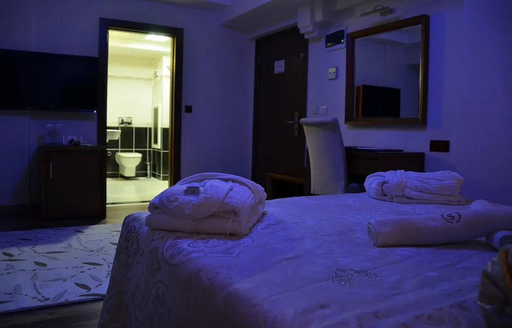Comfort Tek Büyük Yataklı Oda
