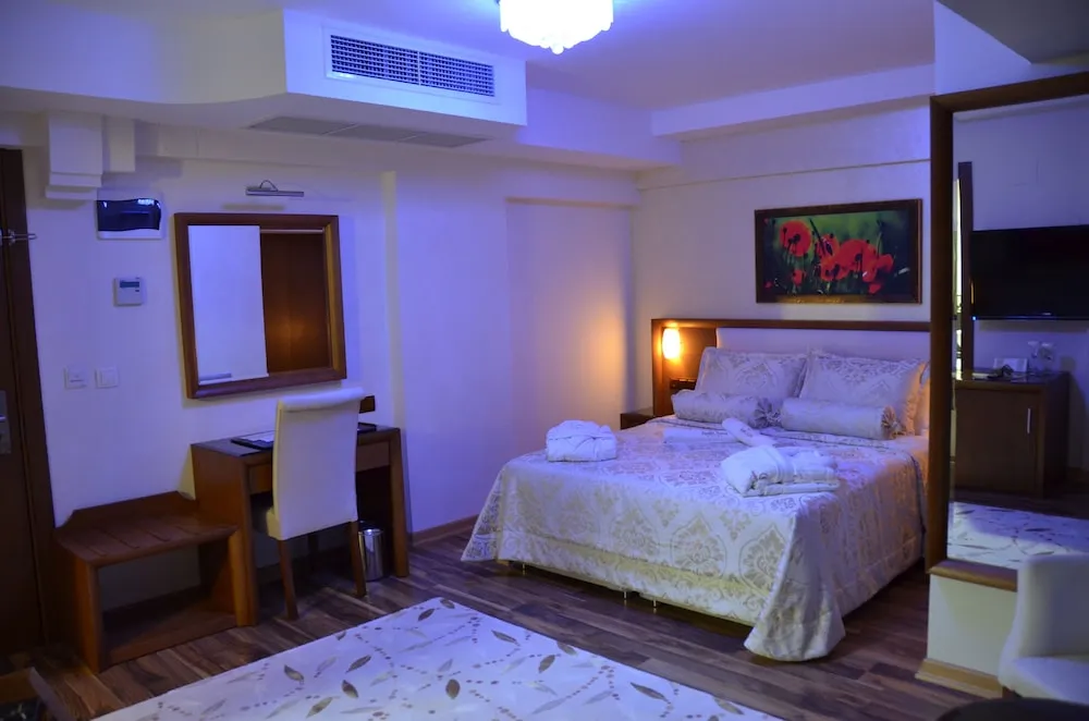 Comfort Tek Büyük Yataklı Oda