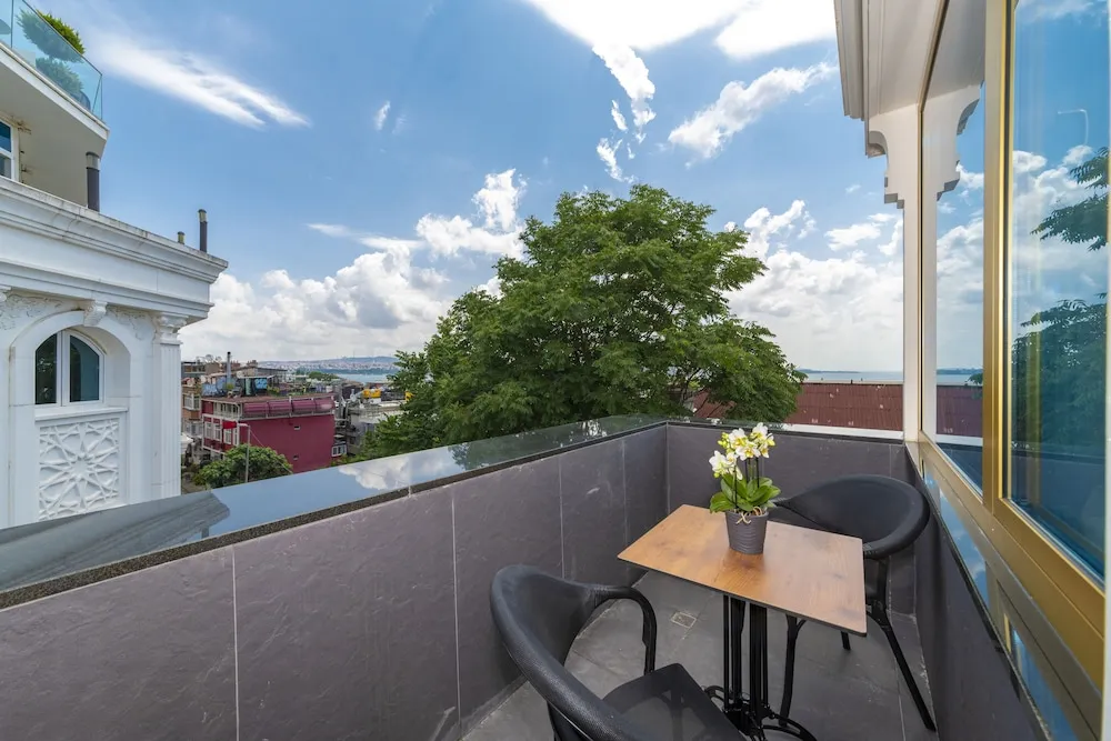 Süit, Balkon, Köşe