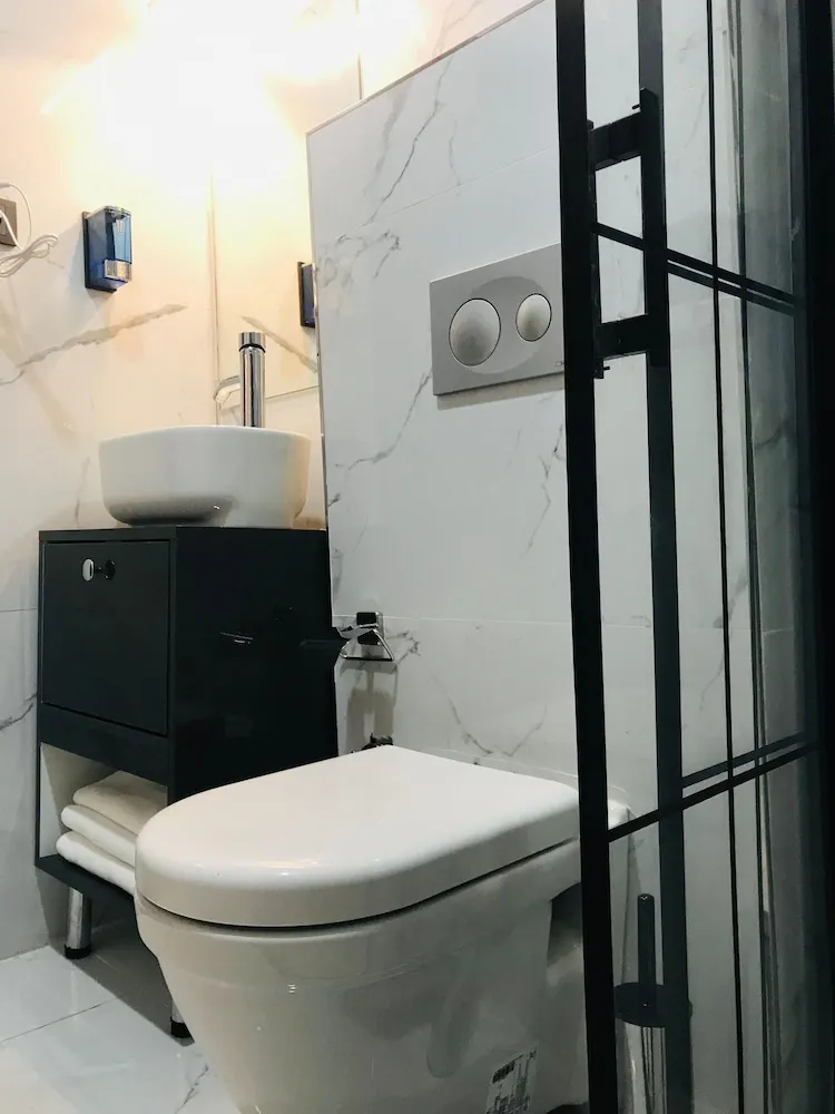 Economy Triple Room,1 Bedroom(Basement with Window)