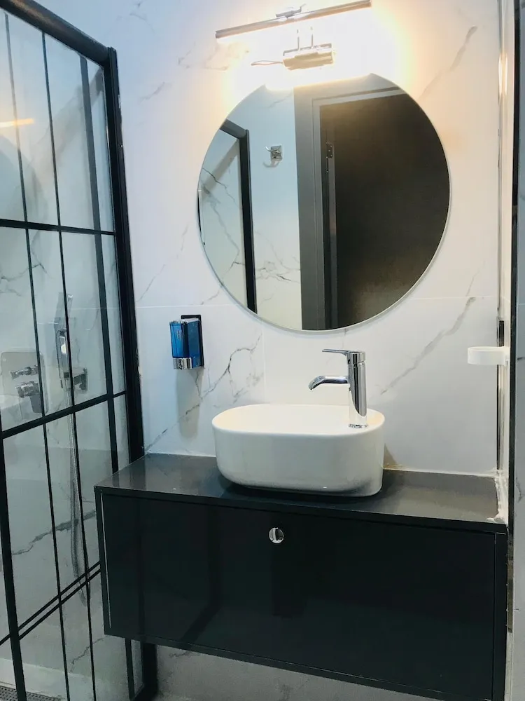 Economy Triple Room,1 Bedroom(Basement with Window)
