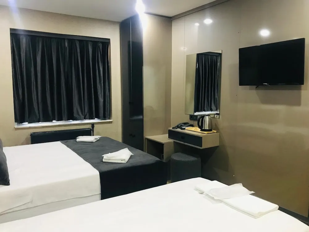 Economy Triple Room,1 Bedroom(Basement with Window)