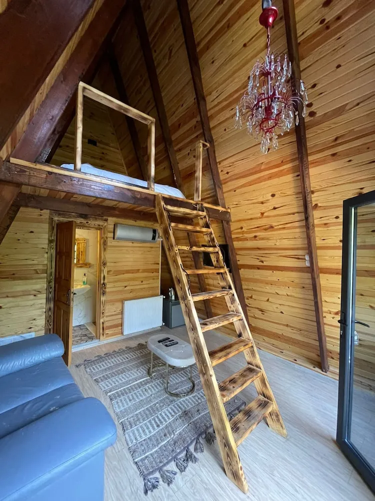 LOFT BUNGALOV