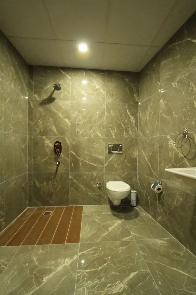 Luxury Oda