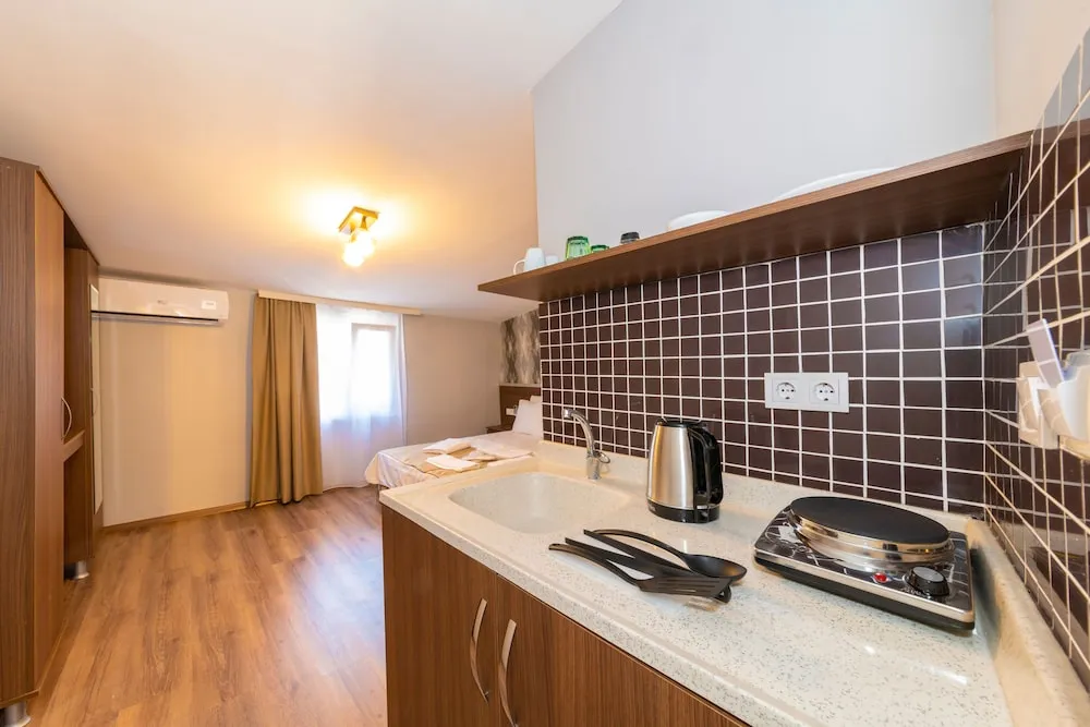 Standard Tek Büyük Yataklı Oda