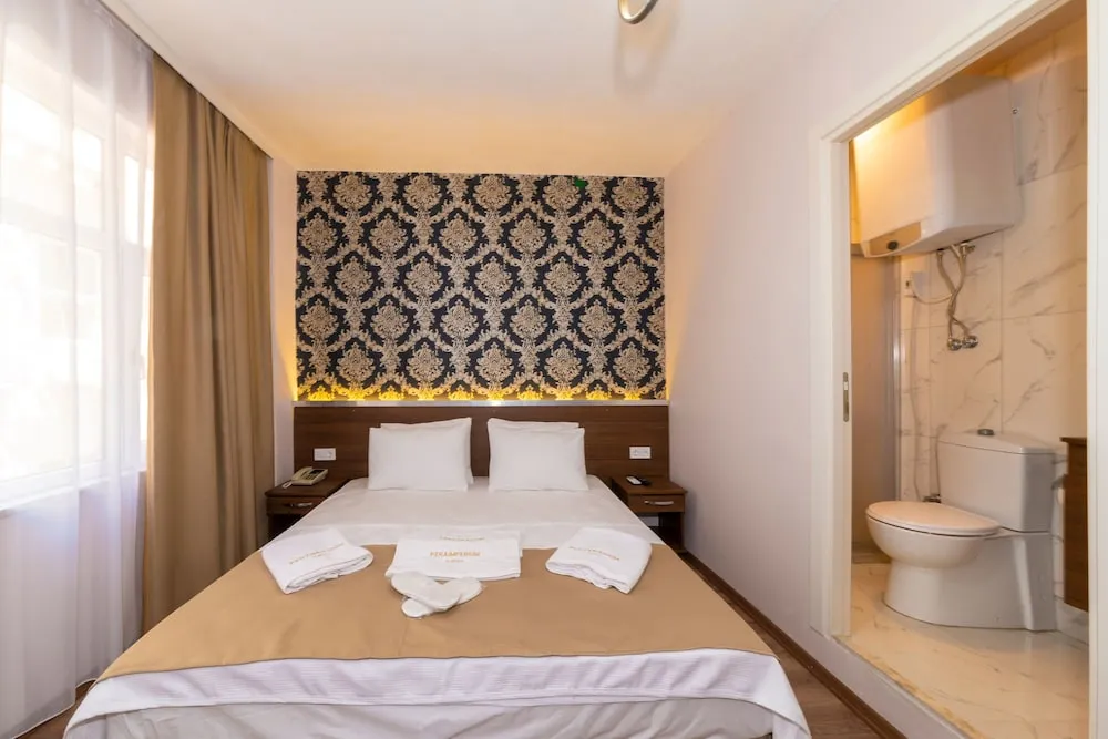 Standard Tek Büyük Yataklı Oda