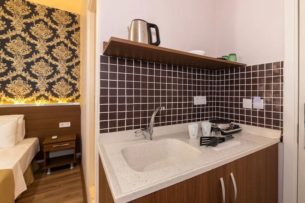 Standard Tek Büyük Yataklı Oda