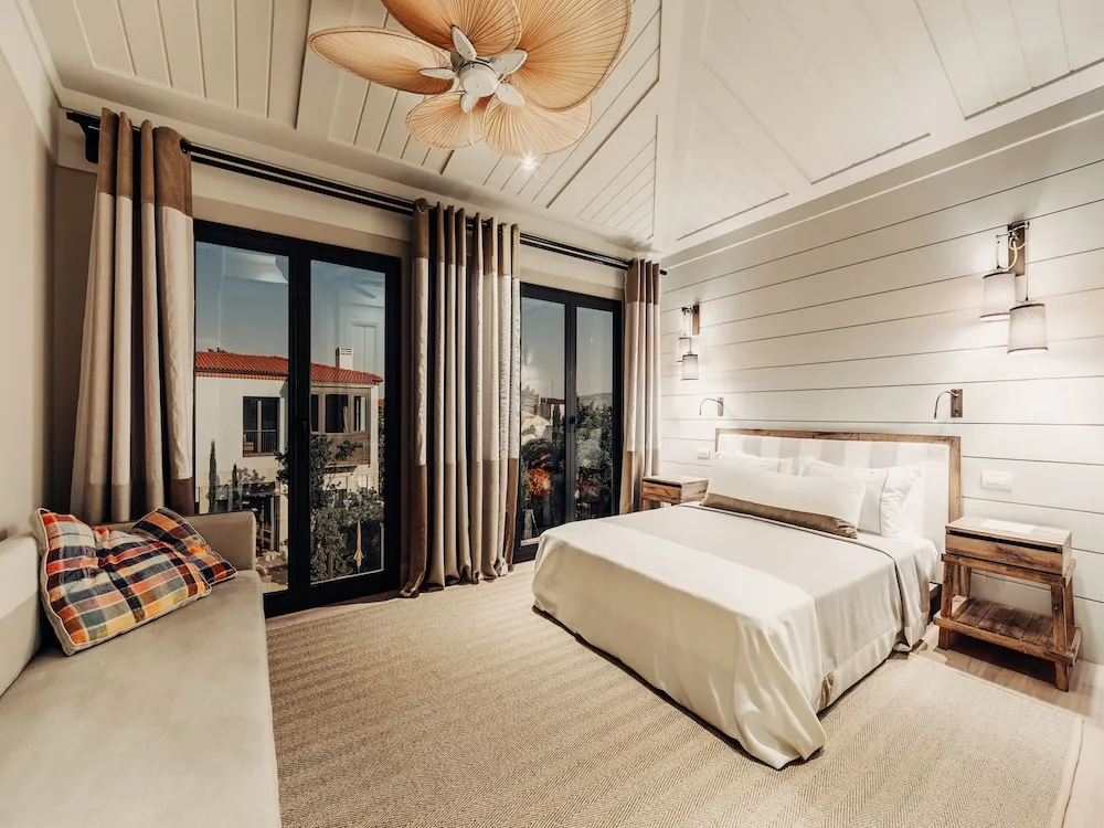 Junior Tek Büyük Yataklı Oda, Sigara İçilmez, Havuz Manzaralı