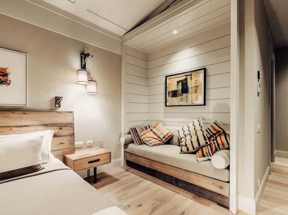 Junior Tek Büyük Yataklı Oda, Sigara İçilmez, Havuz Manzaralı