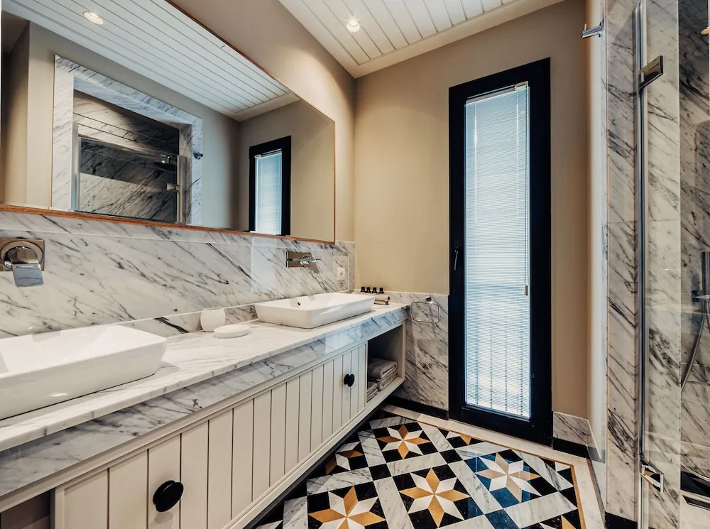 Junior Tek Büyük Yataklı Oda, Sigara İçilmez, Havuz Manzaralı