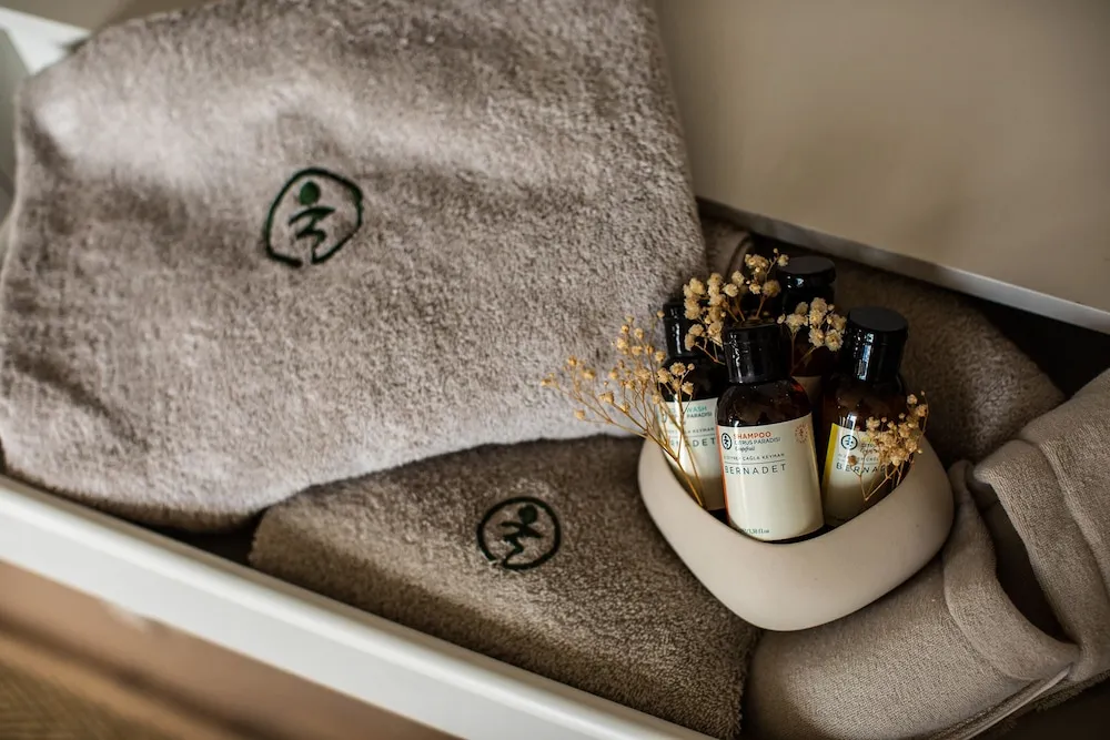 Junior Tek Büyük Yataklı Oda, Sigara İçilmez, Havuz Manzaralı