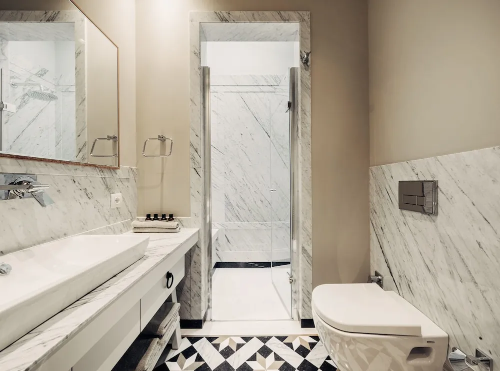 Premium Tek Büyük Yataklı Oda, Sigara İçilmez, Havuz Manzaralı