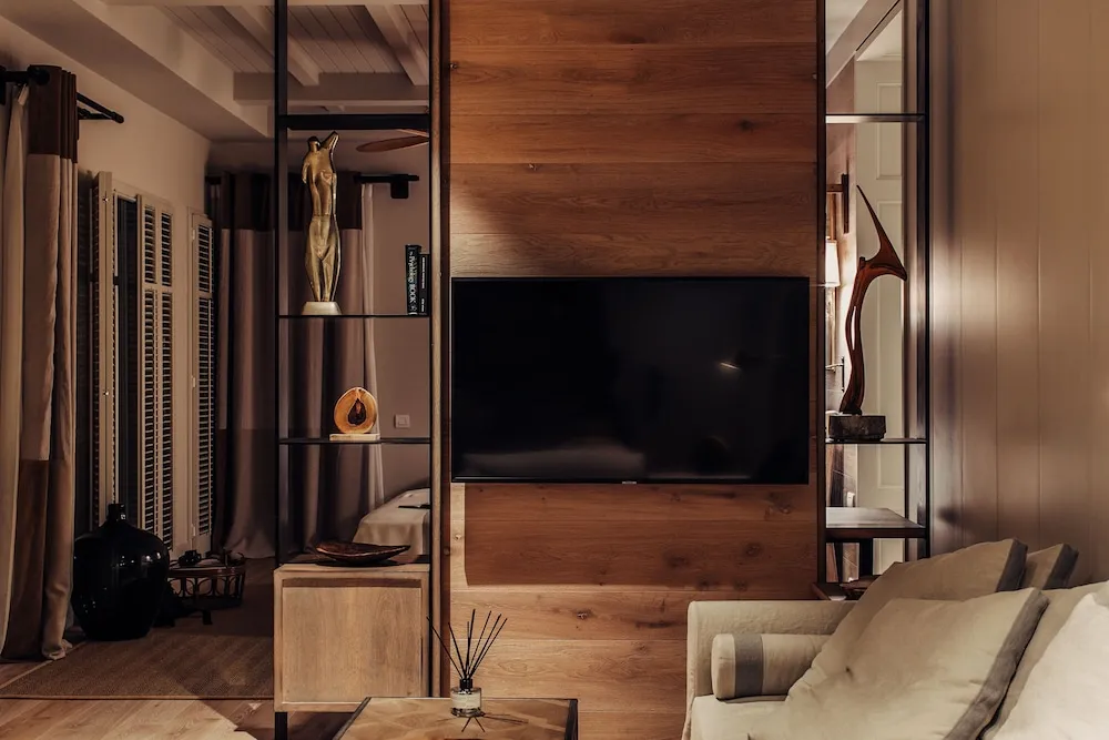 Master Suite, Non Smoking, Pool View