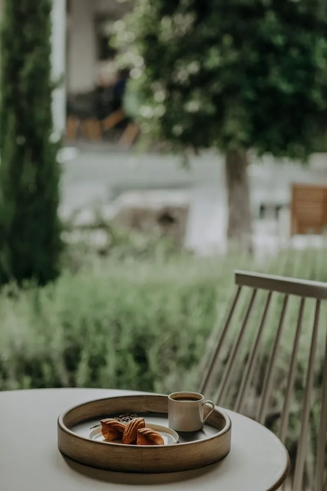 Master Suite, Non Smoking, Pool View